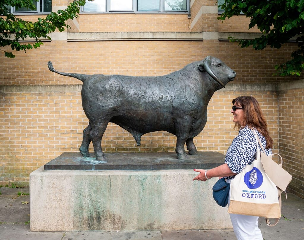 An Uncomfortable Oxford Guide shows off the statue of the Oxford Bull.